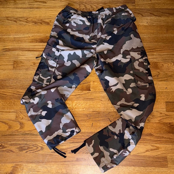 Puma Men's Camo Cargo Pants - Brown and Black - Picture 4 of 5